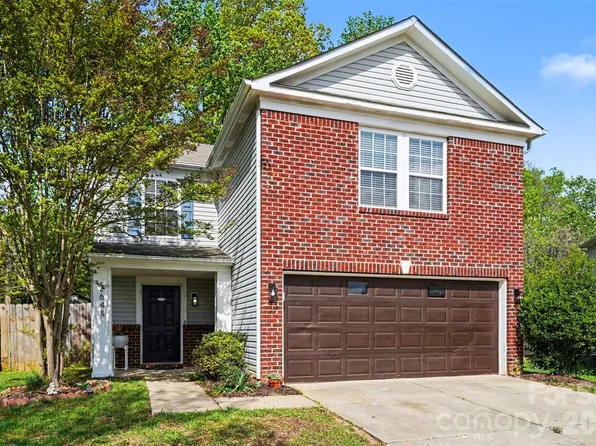2648 Stream Bank Dr, Charlotte, NC 28269