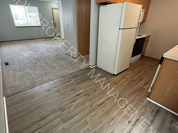 3rd image of 4907 Hedgewood Dr #D2