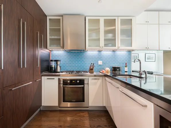 133 West 22nd Street image 1 of 7