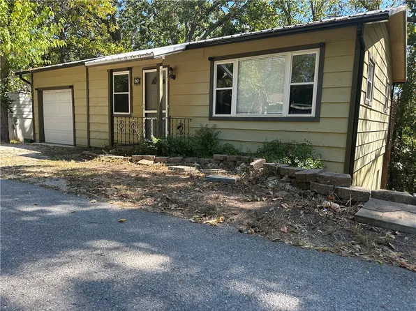 68 Wall St, Eureka Springs, AR 72632