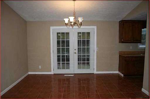 4th image of 5841 Oak Ct