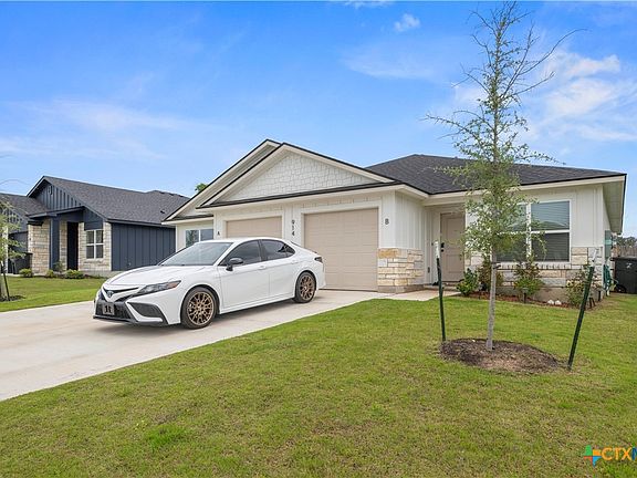 4th image of 914 Wax Myrtle Ct