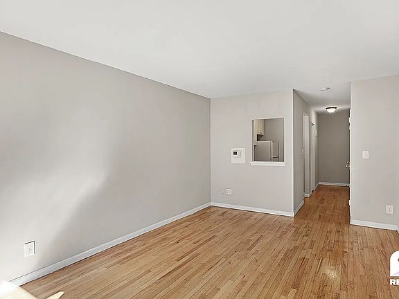 3rd image of 343 E 76th St #~3b