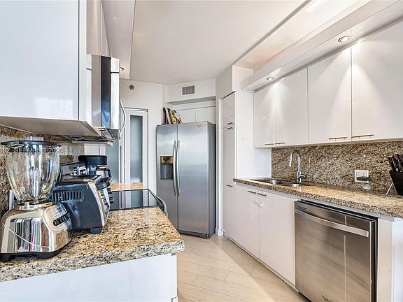 5th image of 20185 E Country Club Dr APT 604
