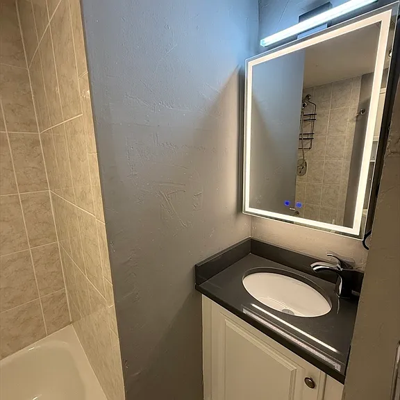 181 Bowen St #1 — Photo 5