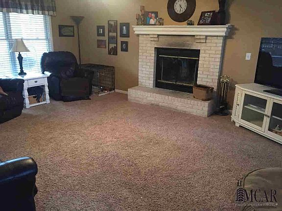 5th image of 2763 Chapel Creek Dr