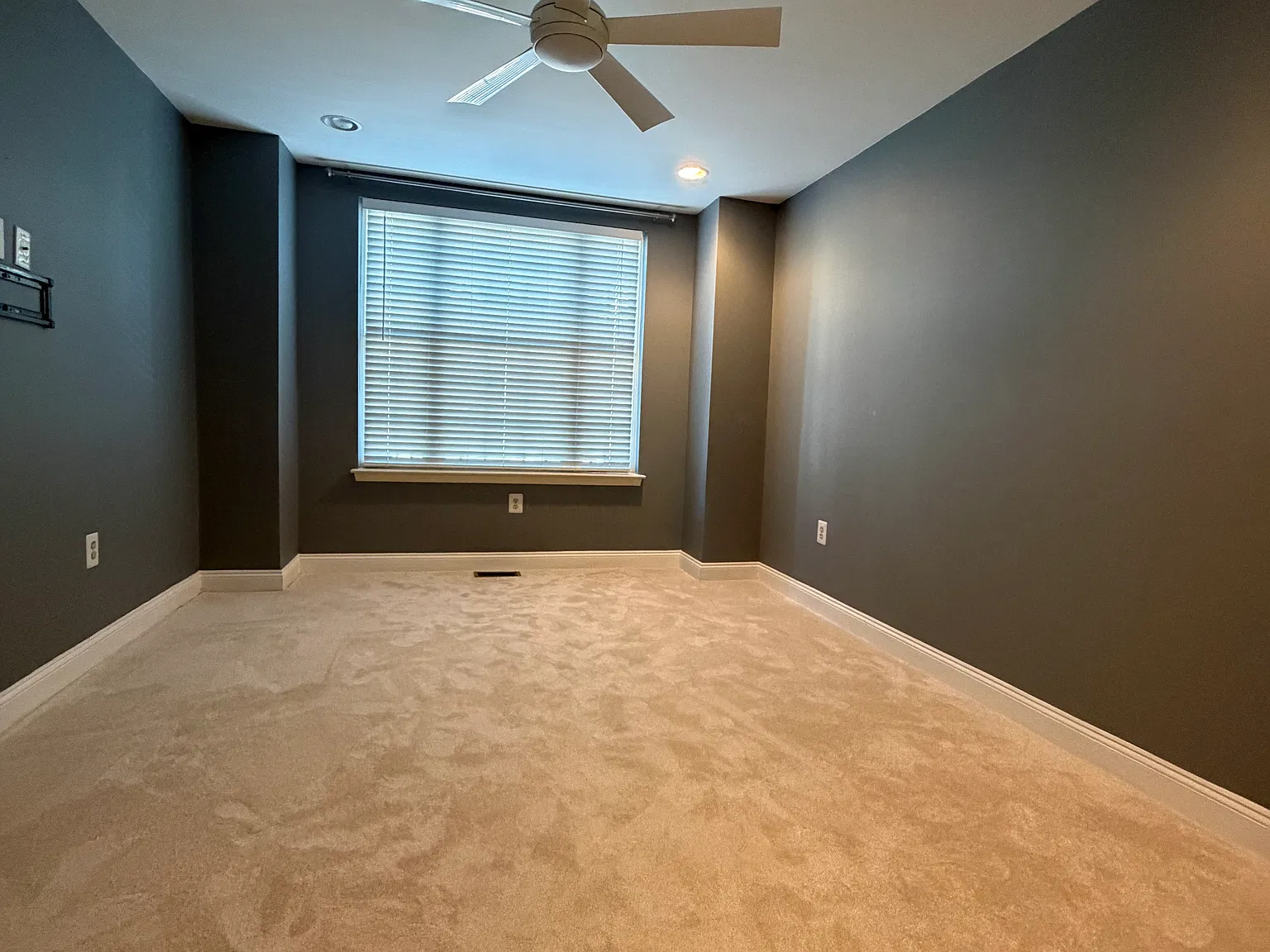 23 Lincoln Dr — Photo 2