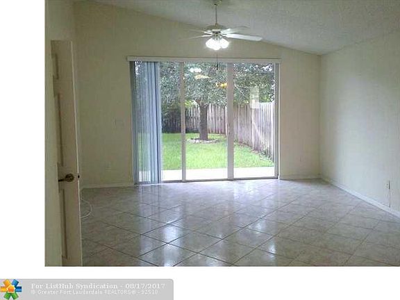 4th image of 1165 NW 171st Ter