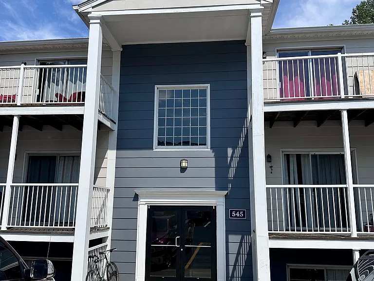 545 Burgoyne Rd #11-1 — Photo 1