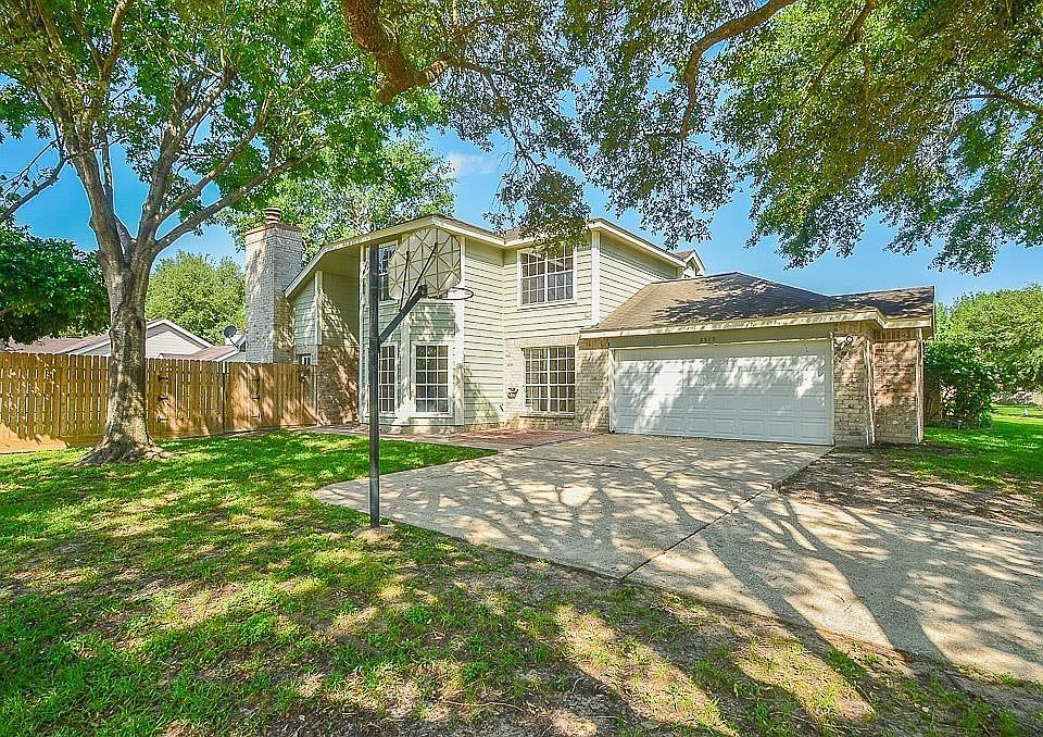 1st image of 8519 Pine Falls Dr