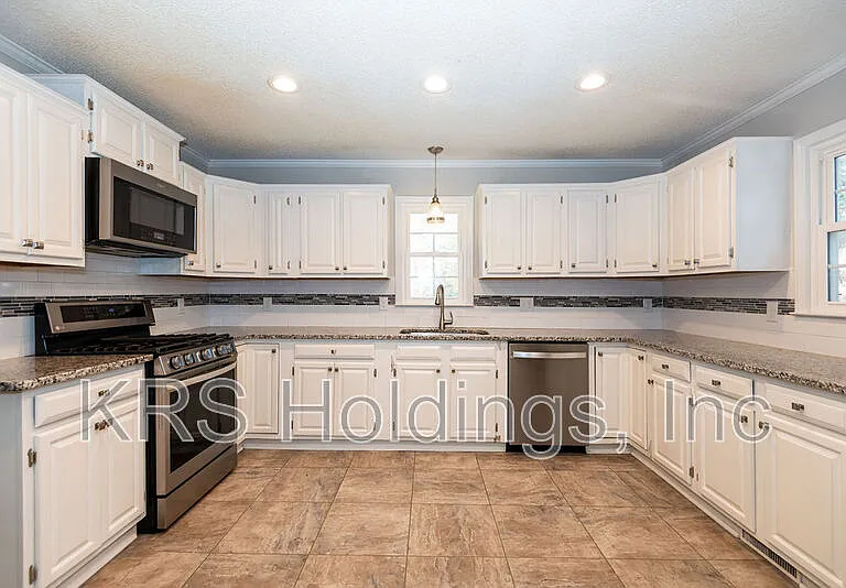 2428 Rachel Dr — Photo 6