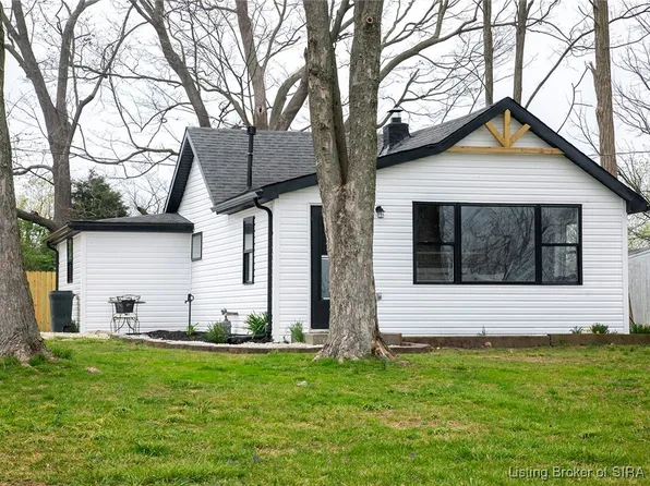 808 Hayes Avenue, Salem, IN 47167