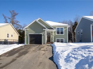50 Walker Cres, Hampton, NB E5N5Z8