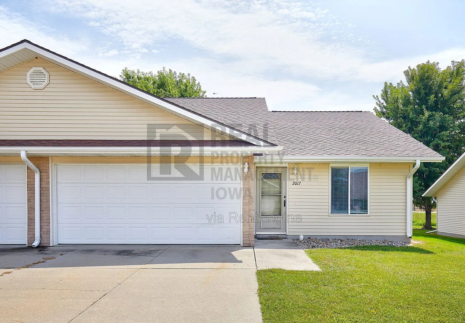3 bed, 1.0 bath, 1176 sqft, $1,395 — Photo 1