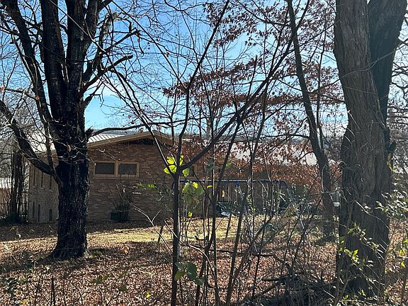 3rd image of 408 N Center St