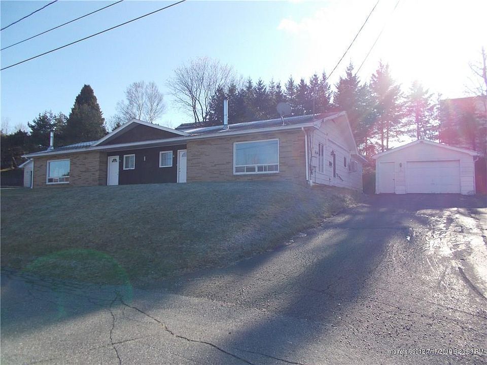 2nd image of 425 Winter St