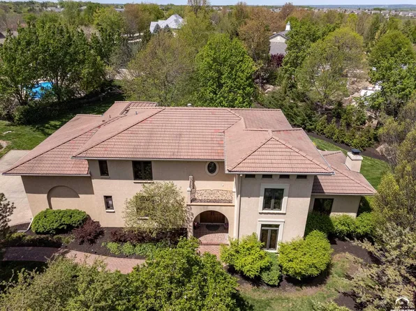 201 Fall Creek Rd, Lawrence, KS 66049
