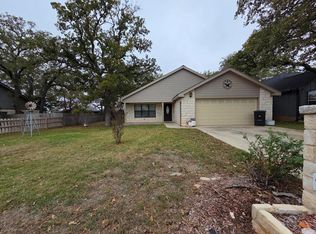 237 S Green Oaks Loop, Fredericksburg, TX 78624