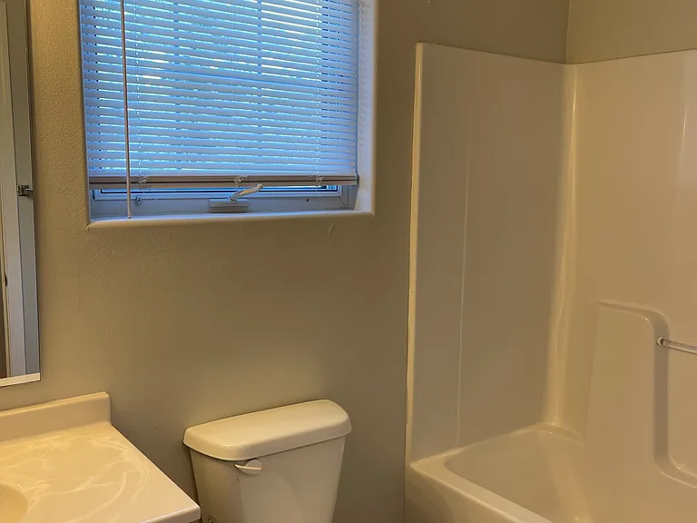 408 S Van Buren St #8 — Photo 10