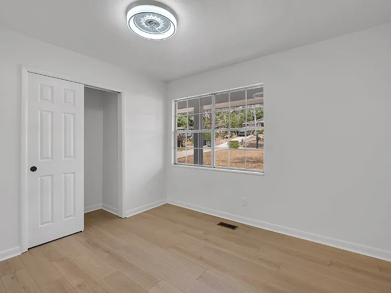 1369 Nancy Dr — Photo 14