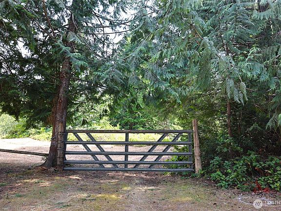 3rd image of 1655 Lost Creek Lane NW