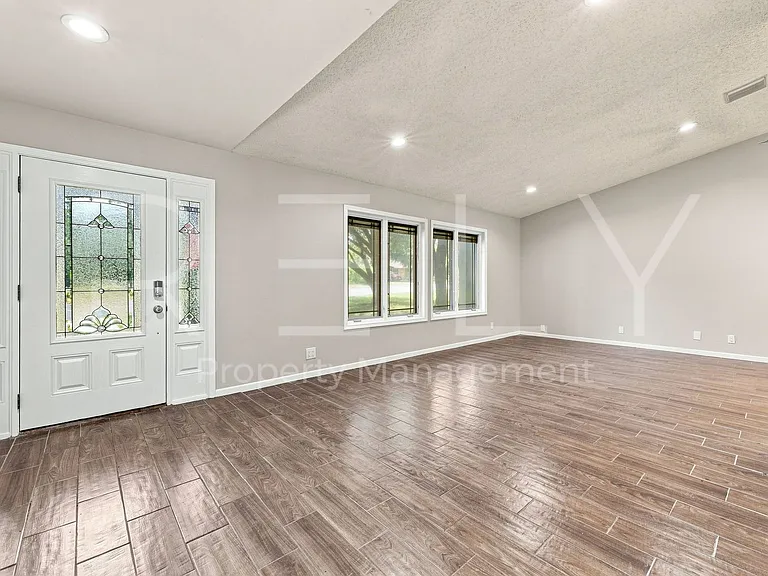 2404 Gabriel View Dr — Photo 7