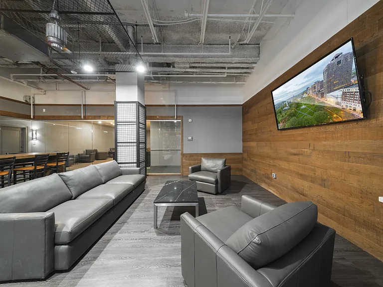 Residence Court (900 Chapel Mall) — Photo 5