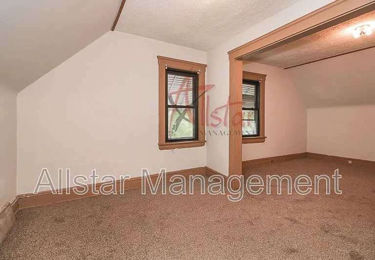 2203 Tate Ave — Photo 4