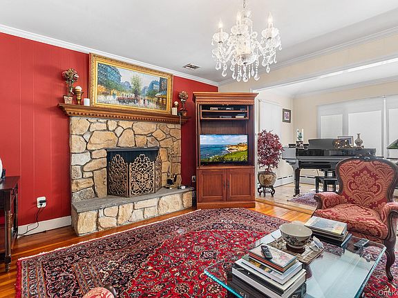 3rd image of 46 Riggs Place