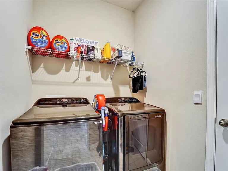 7330 Rome Ln — Photo 34