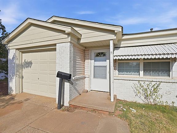 5th image of 1072 Elk St