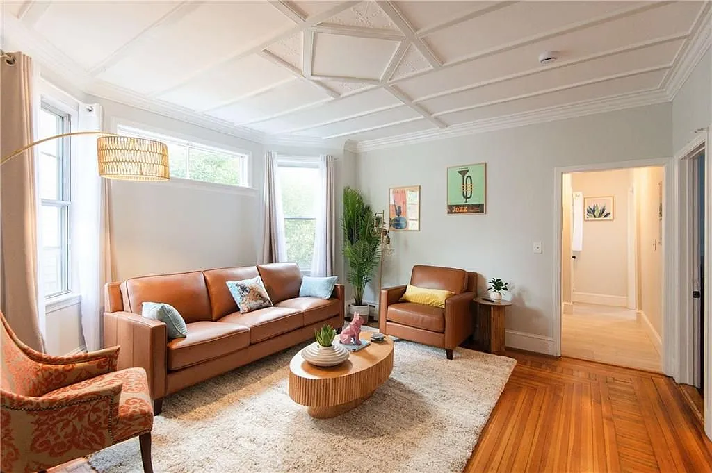 3 bed, 1.0 bath, 1000 sqft, $3,500 — Photo 1