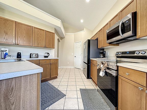 5th image of 8114 Sun Palm Dr #Id1039572p