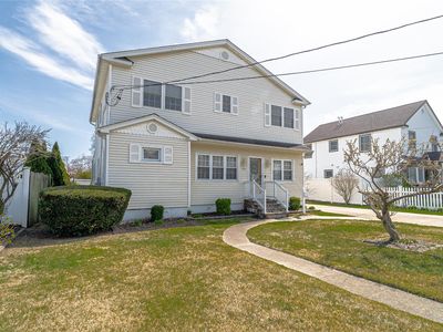 96 17th Street, West Babylon, NY, 11704