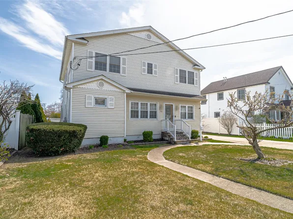 96 17th Street, West Babylon, NY 11704