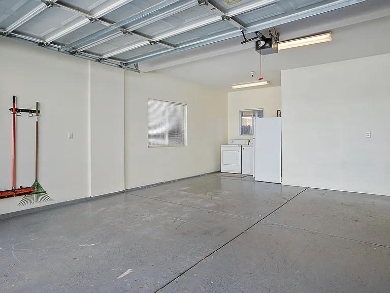 686 E Foothill Blvd — Photo 19