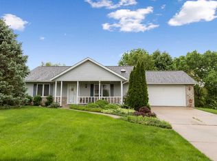 835 Saint Andrews Dr, North Liberty, IA 52317