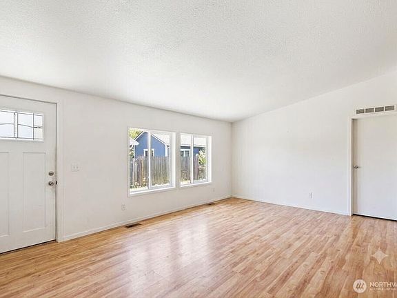 3rd image of 214 Gibson Street