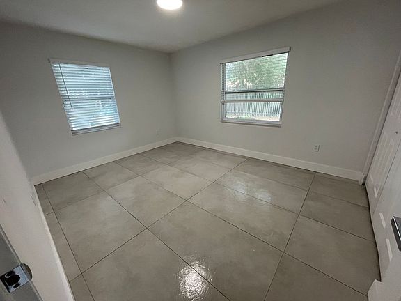 4th image of 101 NW 23rd Pl #142