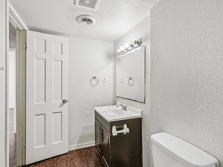 University Lofts — Photo 8