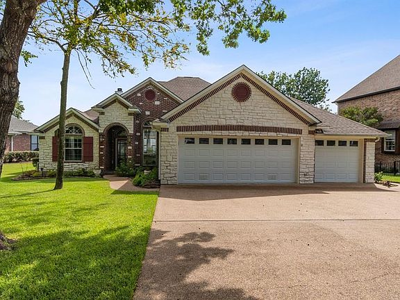 102 Saint Annes Dr, Mabank, TX 75156 | MLS #20155937 | Zillow