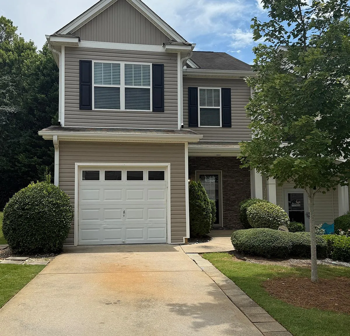 3 bed, 1528 sqft, $2,100 — Photo 1