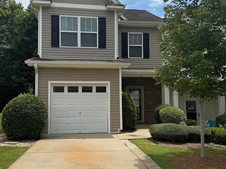 518 Oakside Pl — Photo 1