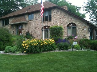 391 Harriet Cir, Shoreview, MN 55126