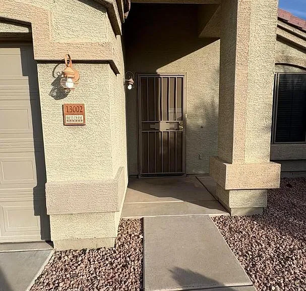 13002 W Hearn Rd — Photo 2