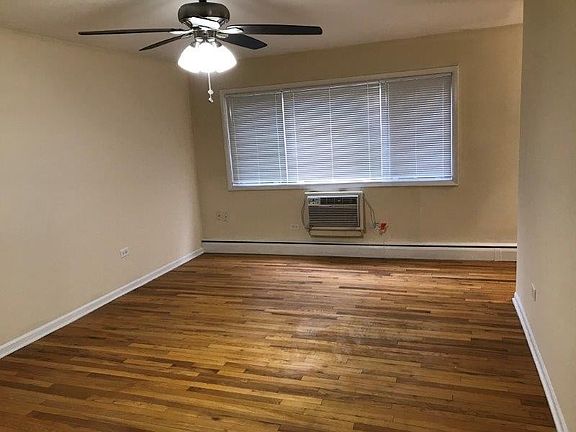3rd image of 1626 W Estes Ave Frnt 3B
