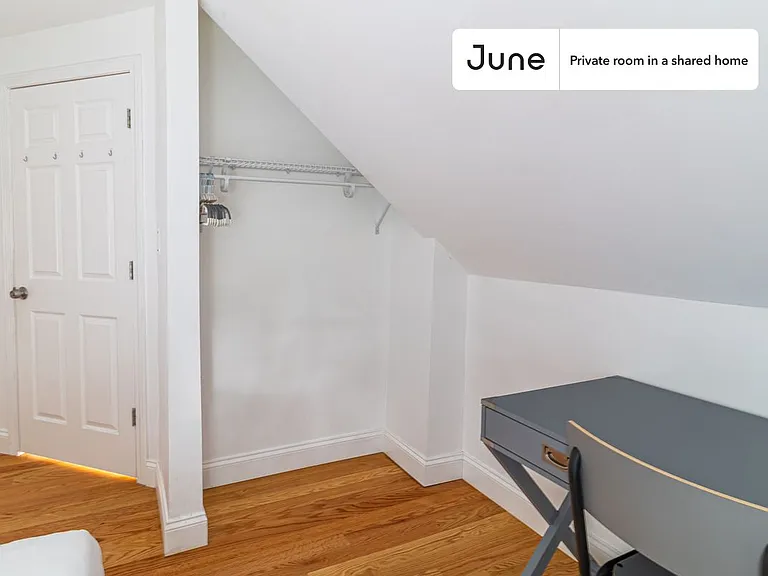 29 Alston St #D — Photo 4