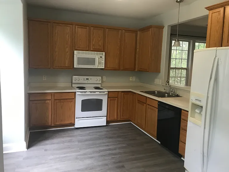 6364 Cumberland Dr — Photo 4
