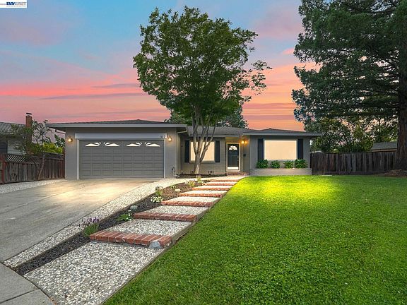 2nd image of 137 Wilton Pl