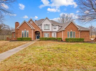 2901 Camelot Dr, Bartlesville, OK 74006